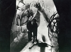 The exaggerated camera work and sets of the German expressionist films, such as The Cabinet of Dr. Caligari was brought to The Cat and the Canary.